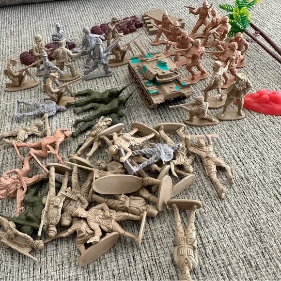 Toy Army Soldier Set with Tank - Multicolor - Picture 3 of 5